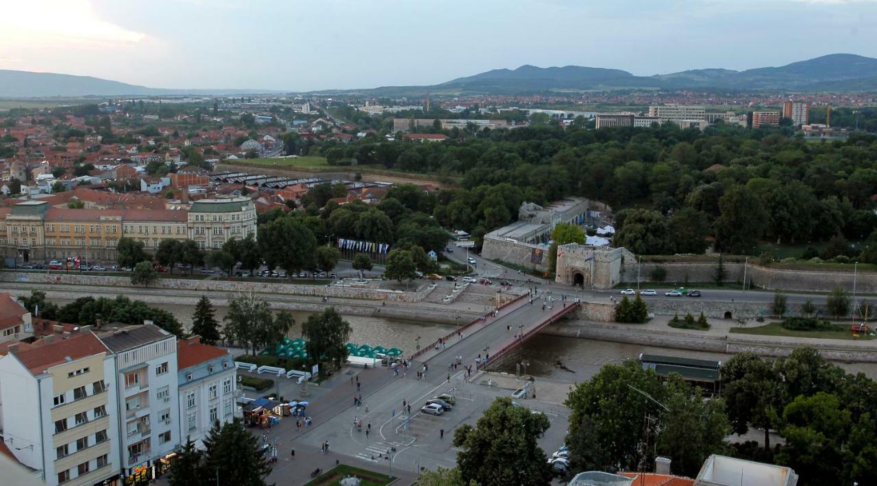 Ambasador Hotel Ni 외부 사진